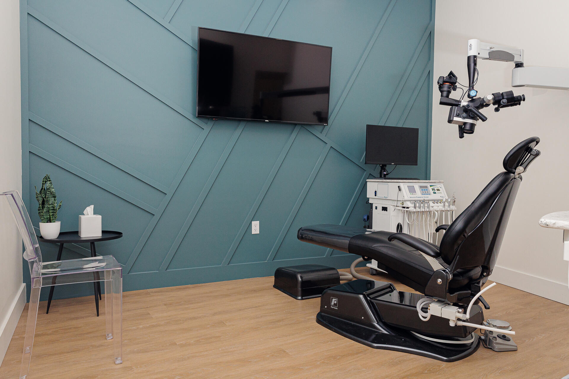 State-of-the-art endodontic treatment room