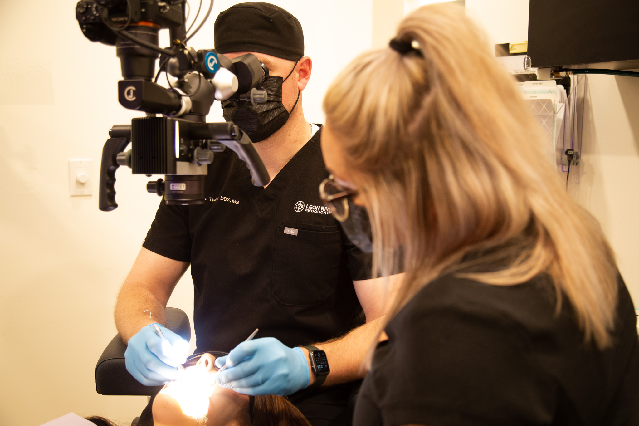 Dental operating microscope for precision endodontics